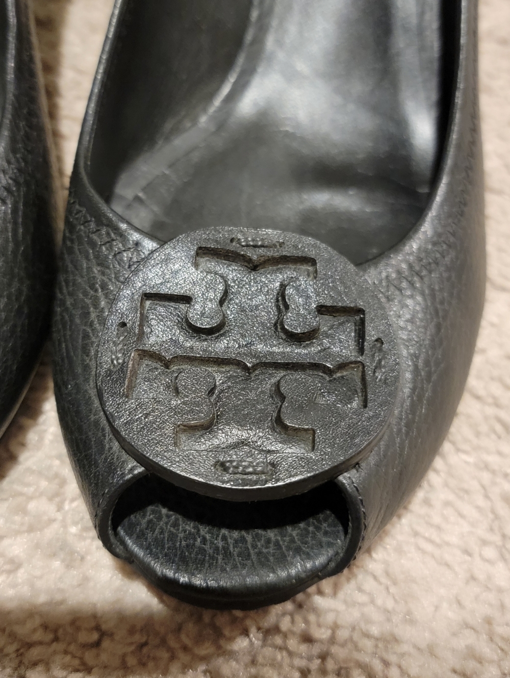 Tory Burch Sally 2 Black Leather Wedges Peep Toe Heels Size 9.5 - Picture 6 of 10